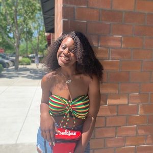 Meet your Posher, Kayla